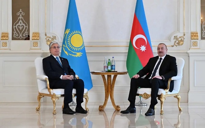 Мемлекет басшысы Әзербайжан Президентімен келіссөз жүргізді 