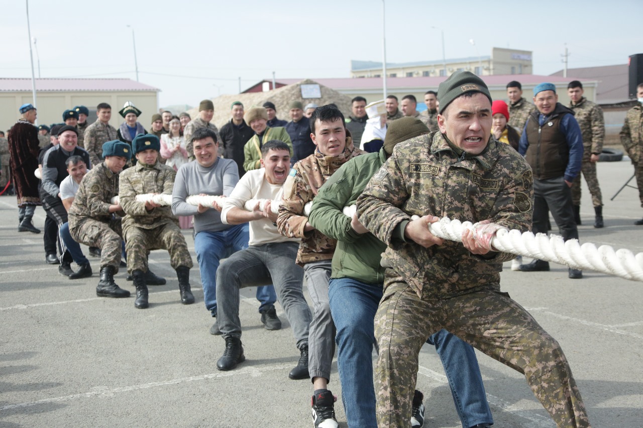 "Батыс" өңірлік қолбасшылығының әскери қызметшілері Наурызды атап өтті 