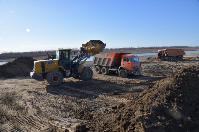 Атырау қаласында Жайық өзеніндегі су тасқынына қарсы іс-шараларға 140 бірлік техника жұмылдырылды 