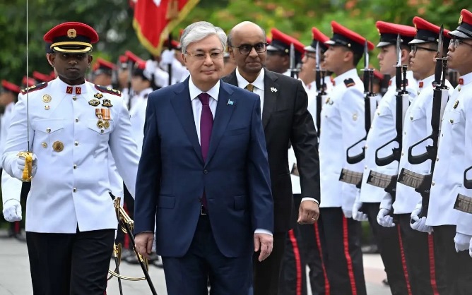 Мемлекет басшысы Сингапур Президентінің Istana сарайына барды 