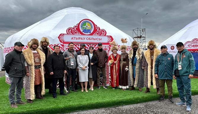 V дүниежүзілік көшпенділер ойыны аясында атыраулық театр өнер көрсетуде