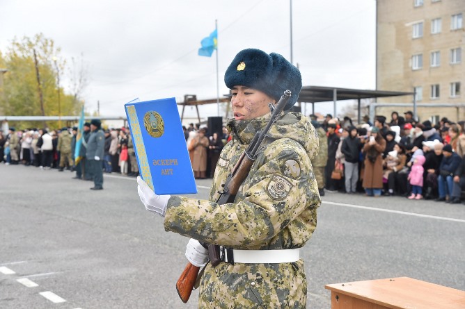 Сарбаздар ант қабылдады 