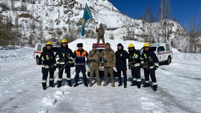 Медеуге көтерілу: Қазақстанның құтқарушылары биіктікте бірегей челлендж өткізді