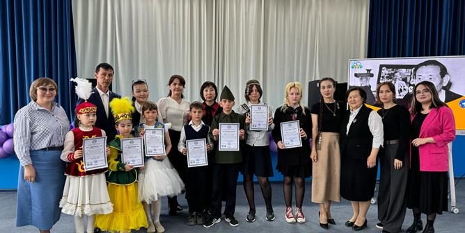Өнерлі өрге жүзер