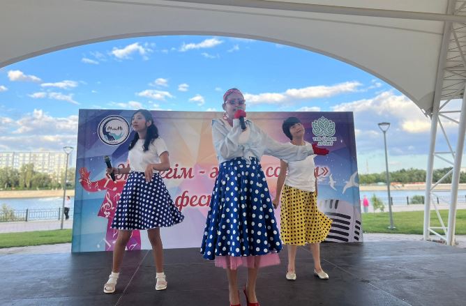 Атырау қаласында «Жүрегім, ән деп соғады» ретро-фестивалі өтті