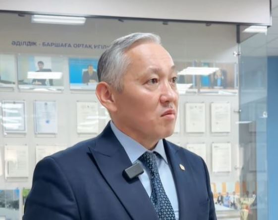 Атырауда Әдеп жөніндегі кеңес төрағасы журналистермен кездесті 