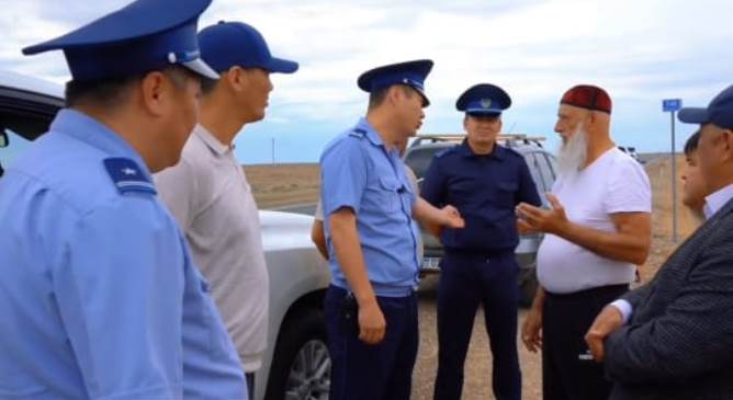 Үй жануарларының иелері мен тас жолдарда жүргізушілерге түсіндірме жұмыстары жүргізілуде