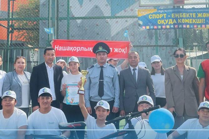 «Спорт-есірткіге қарсы»: Атырауда жасөспірімдер арасында эстафеталық жарыс өтті