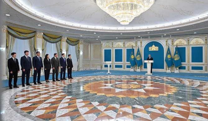 Қасым-Жомарт Тоқаев Қазақстан арқылы әлемнің ең ірі сауда нарықтарына жол ашатын 5 теміржол дәлізі өтетінін айтты