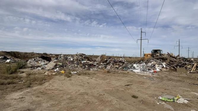 Атырау облысында рұқсат етілмеген қоқыс үйінділері жойылуда
