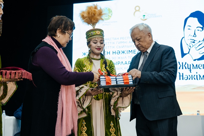 Атырауда Жұмекен Нәжімеденов туралы «Ұлт ұраны және Ұлы ақын» атты кітаптың тұсаукесері өтті