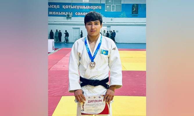 Заманбек - үздік үштікте!