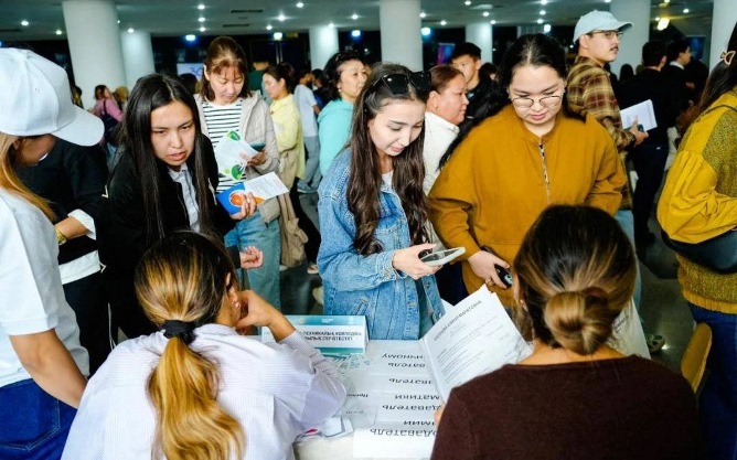 Жастар практикасы: биыл 21,5 мыңнан астам адам жұмысқа орналасты