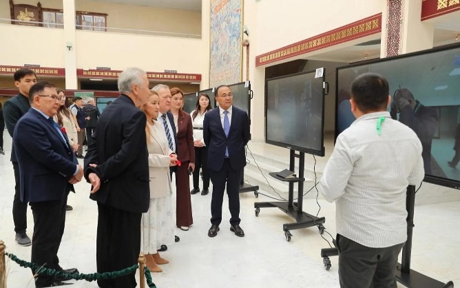 Жасанды интеллект – болашақтың тілі: ЕҰУ-де отандық AI жобалар таныстырылды