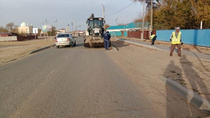 Ауыл көшелерінде тазалық жұмыстары жүргізілді