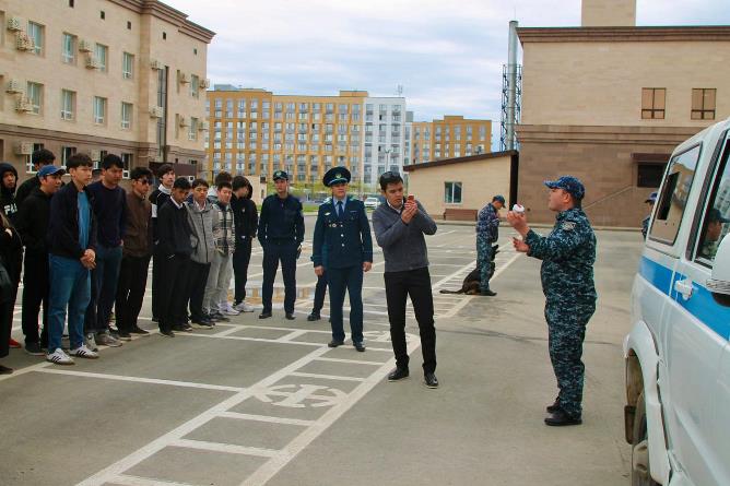 «Атырау – есірткісіз қала»: Департаментте 100-ден астам студенттің қатысуымен ашық есік күні өтті 