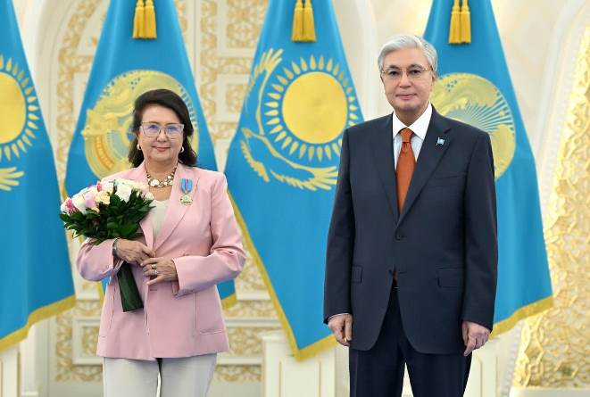 Президент Қасым-Жомарт Тоқаев бір топ қоғам қайраткерін мемлекеттік наградалармен марапаттады