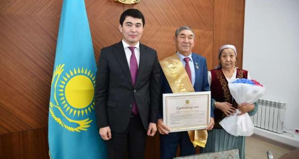 Атырауда ұзақ жыл отасқан ерлі-зайыптылар мен жас отбасыларға құрмет көрсетілді