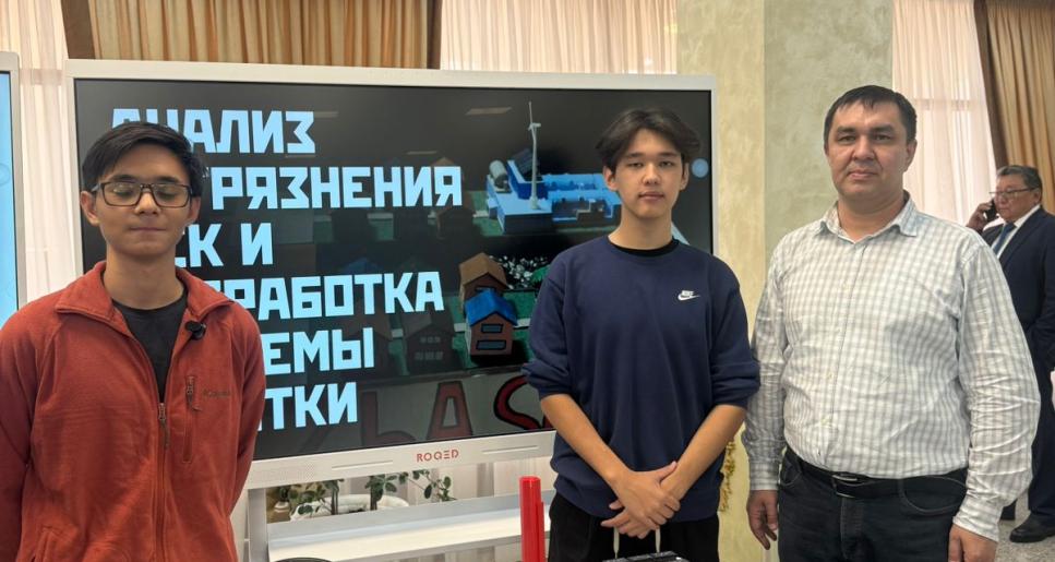 Атырауда Республика күніне арналған концерт пен инновациялық жобалар көрмесі өтті