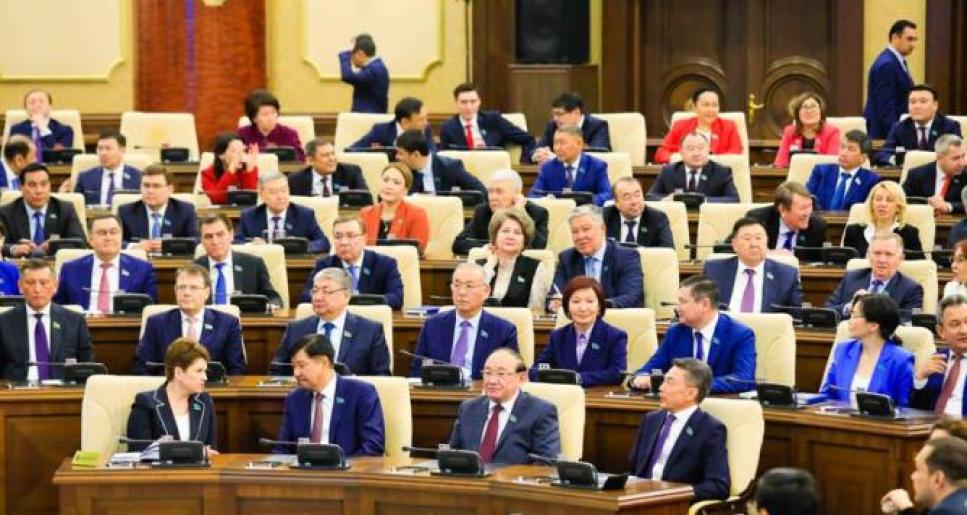 Тоқаев депутаттарға: Популизмге, жеке бастың мүддесін көздеуге жол бермеу керек