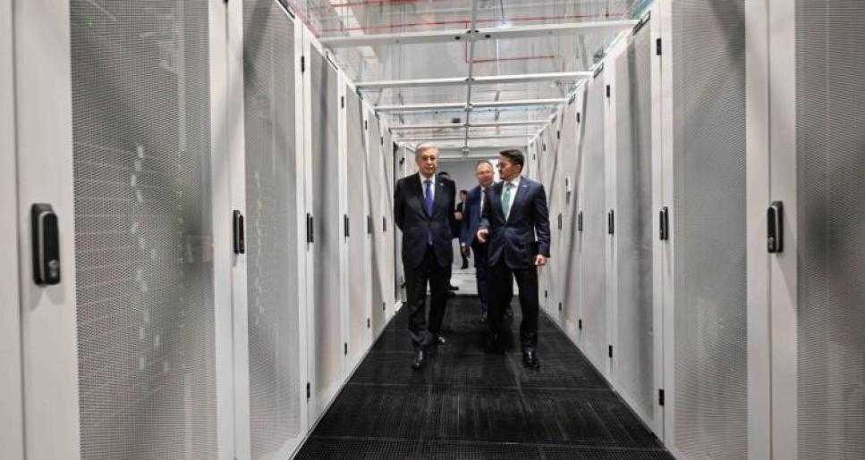 Қасым-Жомарт Тоқаев суперкомпьютерді іске қосу рәсіміне қатысты