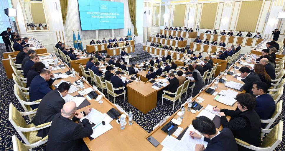 Марат Шибұтов жаңа Конституция туралы қауесетті, жорамалдар мен жалған ақапаратты жария түрде жоққа шығарды