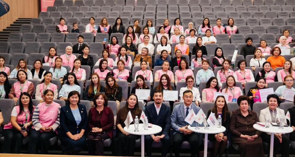 Атырау облысында 300 әйел STEM бағыты бойынша сертификатталған жаттықтырушы атанды