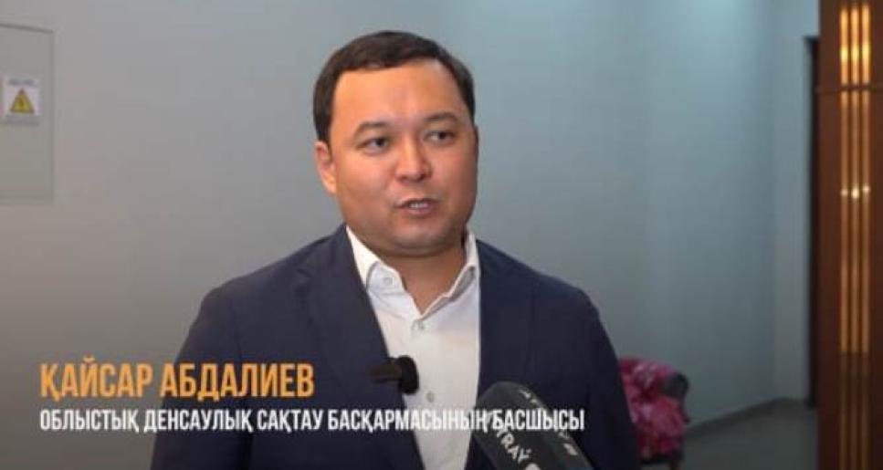 Медицина саласында «Еңбегімен еленген» 17 озат қызметкер марапатталды