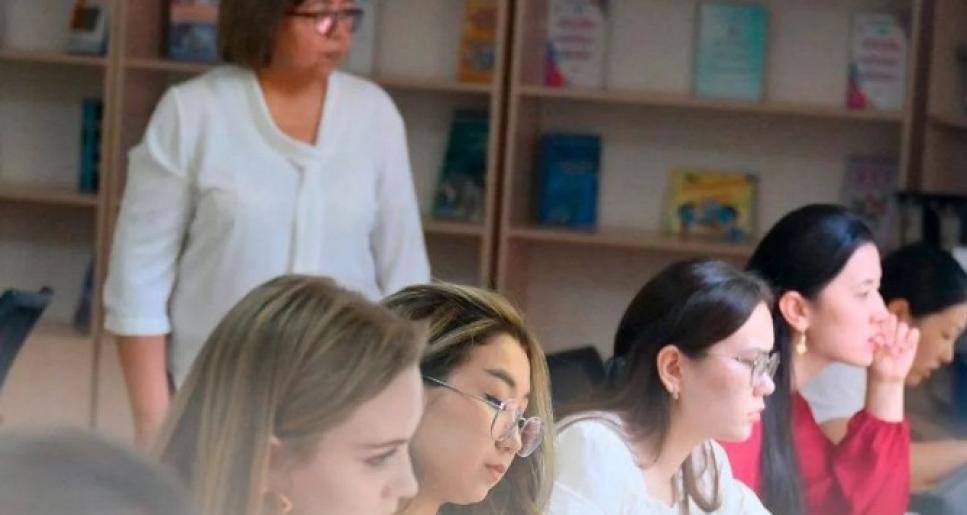 7 мыңға жуық педагог біліктілікті арттыру курстарынан өтіп жатыр